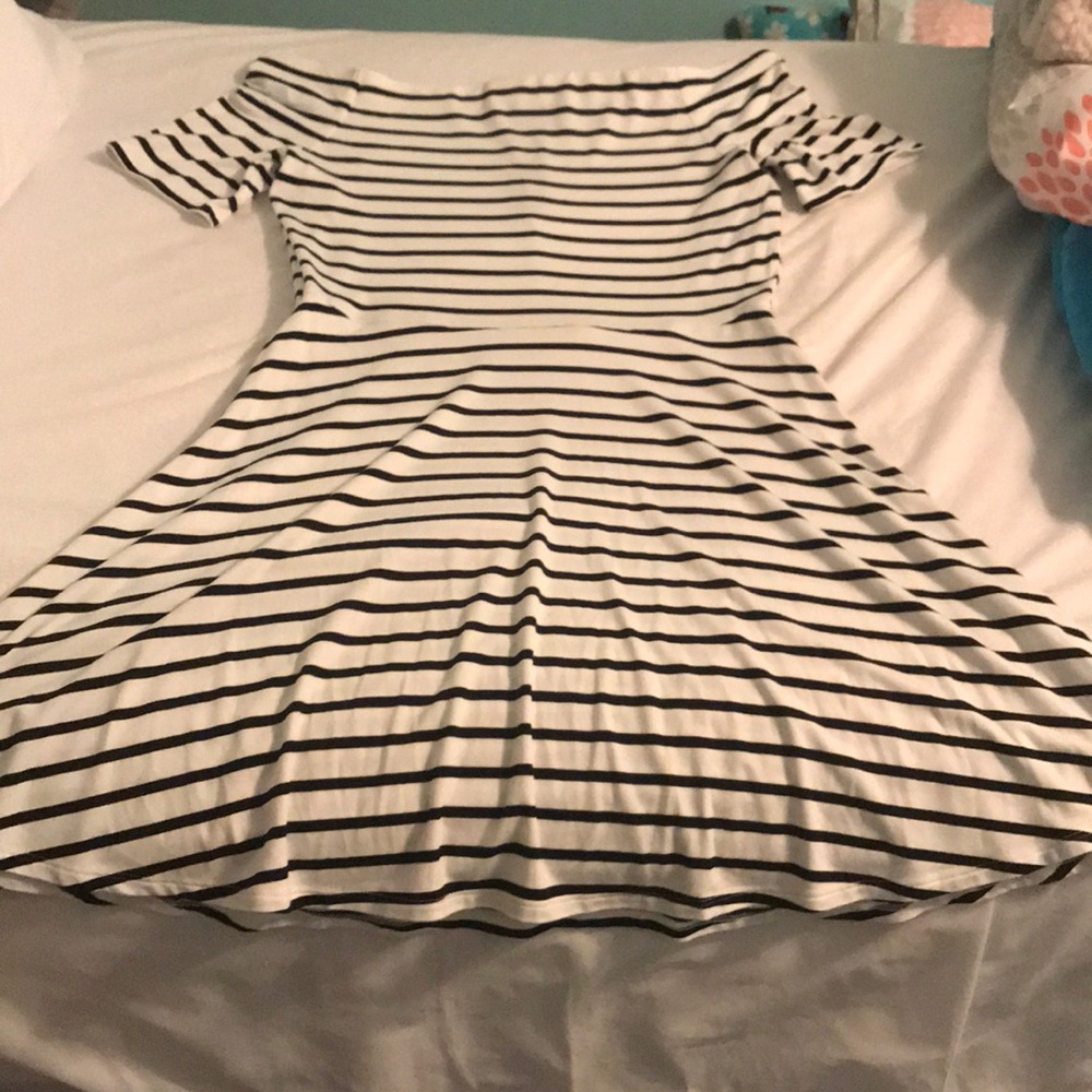 PRICE DROP!!! ✨👗✨White House Black Market Dress